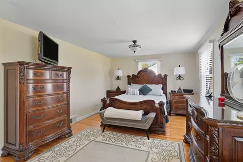 Bedroom - 46 Overlea Dr, Springfield, MA 01119 photo 2 of 7
