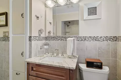 Bath - 46 Overlea Dr, Springfield, MA 01119 photo 2 of 2