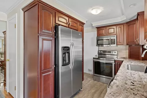 Kitchen - 46 Overlea Dr, Springfield, MA 01119 photo 2 of 4