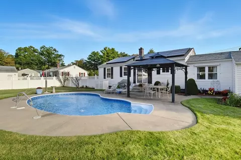 Exterior - 46 Overlea Dr, Springfield, MA 01119 photo 9 of 12