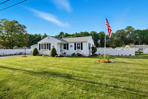 Exterior - 46 Overlea Dr, Springfield, MA 01119 photo 4 of 12