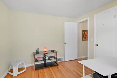 Bedroom - 46 Overlea Dr, Springfield, MA 01119 photo 5 of 7