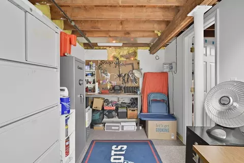 Entry Way - 46 Overlea Dr, Springfield, MA 01119 photo 3 of 4