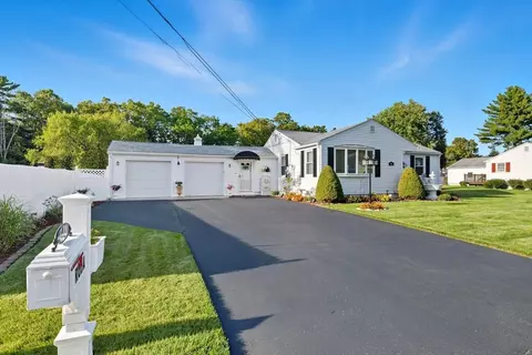 Exterior - 46 Overlea Dr, Springfield, MA 01119 photo 3 of 12
