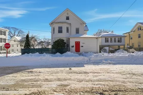 118 Bartlett St, Brockton, MA 02301