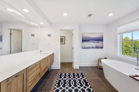 Bath - 54 Baker Hill Dr, Hingham, MA 02043 photo 1 of 3