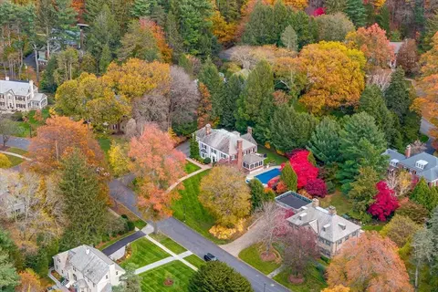 6 Paul Revere Rd, Worcester, MA 01609