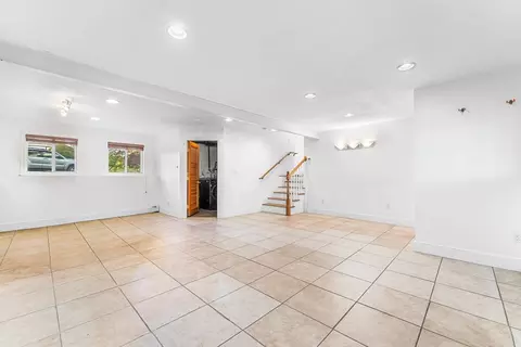 Living - 51 Crest Rd, Framingham, MA 01701 photo 5 of 7