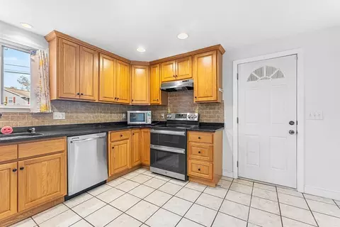 Kitchen - 51 Crest Rd, Framingham, MA 01701 photo 2 of 2
