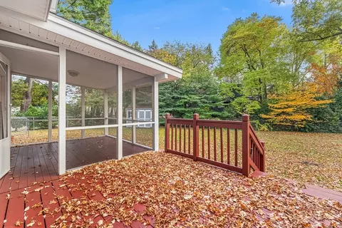 Exterior - 51 Crest Rd, Framingham, MA 01701 photo 6 of 8