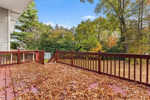 Exterior - 51 Crest Rd, Framingham, MA 01701 photo 3 of 8