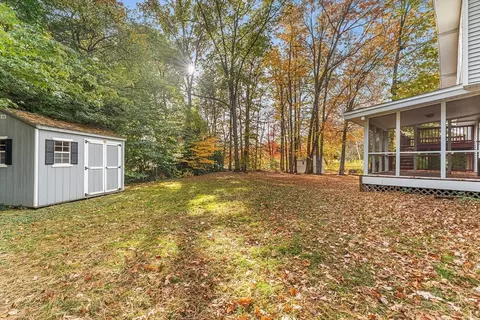 Exterior - 51 Crest Rd, Framingham, MA 01701 photo 7 of 8