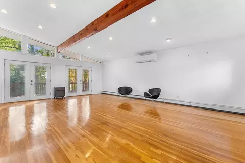 Living - 51 Crest Rd, Framingham, MA 01701 photo 2 of 7