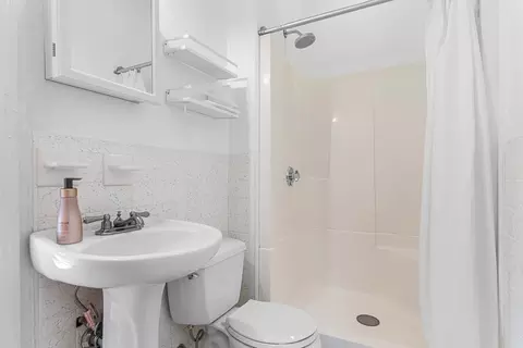 Bath - 51 Crest Rd, Framingham, MA 01701 photo 2 of 3