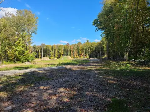 111 Elm St, Auburn, MA 01550