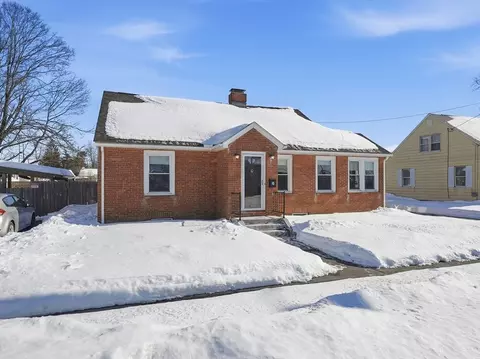 45 Canterbury St, Ludlow, MA 01056