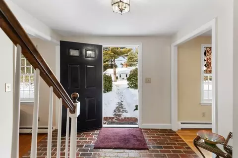 Entry Way - 32 Granger Ave, Reading, MA 01867 photo 2 of 4