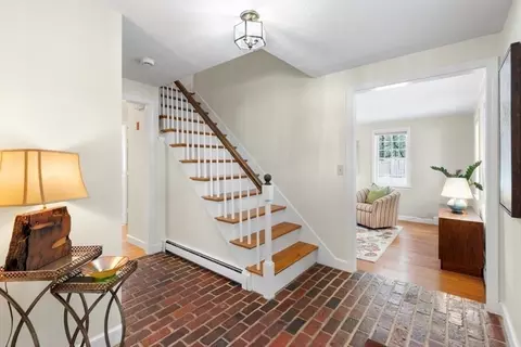 Entry Way - 32 Granger Ave, Reading, MA 01867 photo 3 of 4