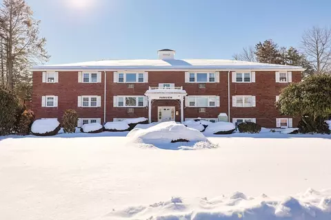 224 School St #9, Walpole, MA 02081