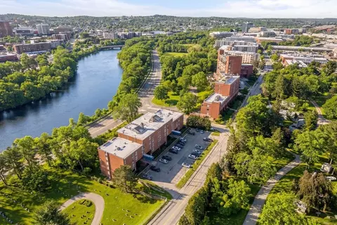 231 Coolidge Ave #405, Watertown, MA 02472