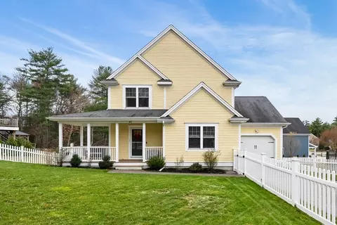 42 Christmas Tree Ln, Kingston, MA 02364