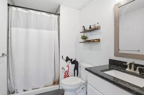 Bath - 3 Chalmers Rd # -B, Worcester, MA 01602 photo 3 of 3
