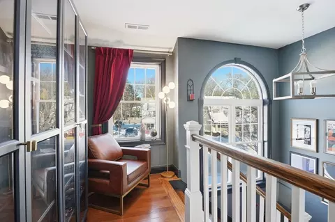 Entry Way - 3 Chalmers Rd # -B, Worcester, MA 01602 photo 3 of 4