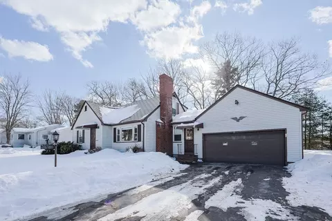 70 Oak St, Franklin, MA 02038