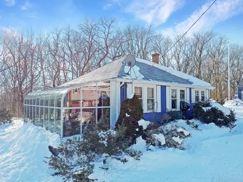 62 Lois St, Haverhill, MA 01830