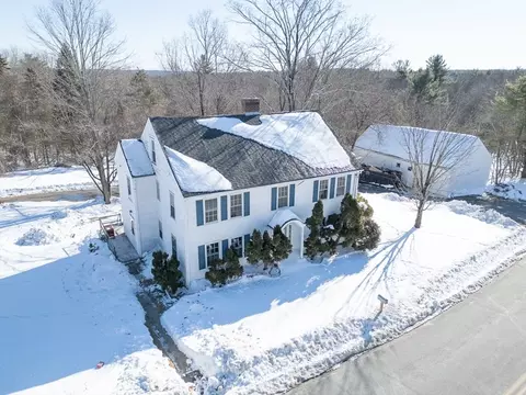 222 W Townsend Rd, Lunenburg, MA 01462