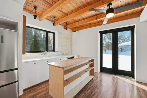2 Juniper St, Northampton, MA 01062 photo 9