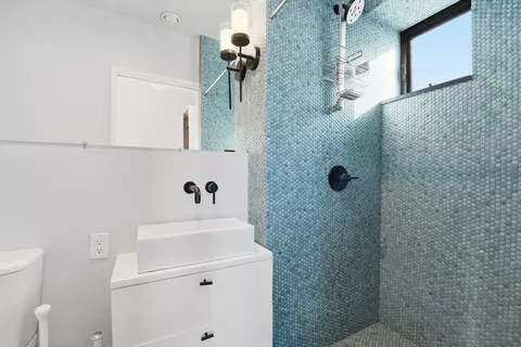 2 Juniper St, Northampton, MA 01062 photo 17
