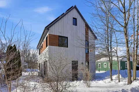 2 Juniper St, Northampton, MA 01062 photo 3