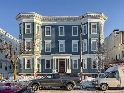 15 Medford St #4, Arlington, MA 02474