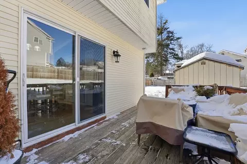 18 Riverton Rd, Springfield, MA 01109 photo 8