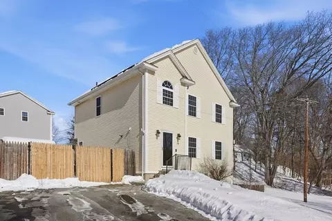 18 Riverton Rd, Springfield, MA 01109