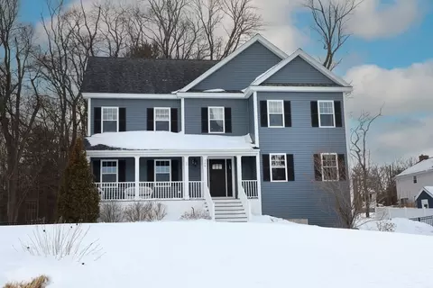 156 North St, North Reading, MA 01864