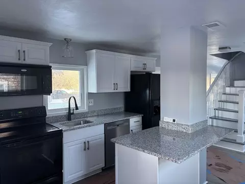 Kitchen - 276 Onset Ave # A, Wareham, MA 02571 photo 2 of 5