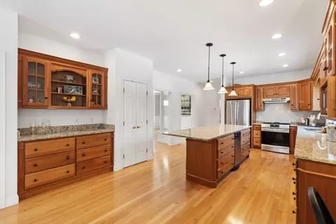 18 Symonds Way, Reading, MA 01867 photo 15