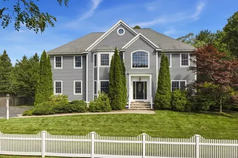 18 Symonds Way, Reading, MA 01867 photo 2