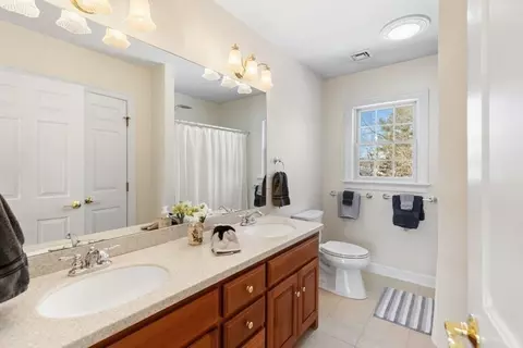18 Symonds Way, Reading, MA 01867 photo 32