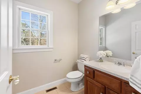 18 Symonds Way, Reading, MA 01867 photo 22