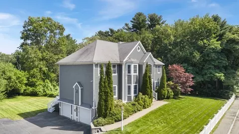 18 Symonds Way, Reading, MA 01867 photo 4