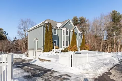 18 Symonds Way, Reading, MA 01867 photo 3