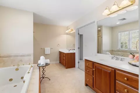 18 Symonds Way, Reading, MA 01867 photo 27