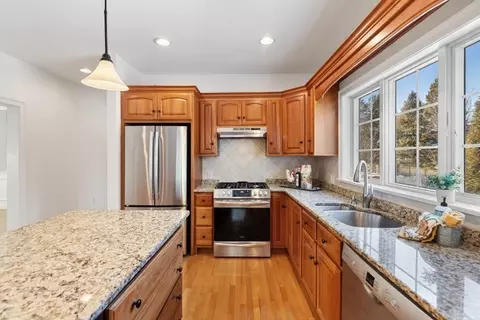 18 Symonds Way, Reading, MA 01867 photo 14