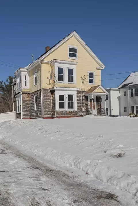 1004 S Franklin St, Holbrook, MA 02343