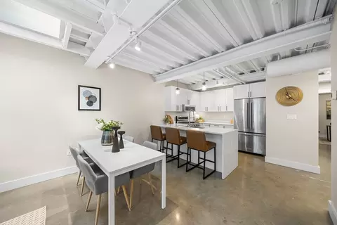 305 Webster Ave #109, Cambridge, MA 02141