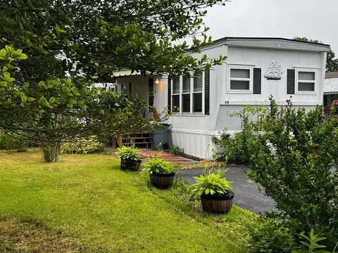 14 Joseph St, Wareham, MA 02571