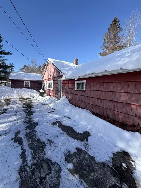 600 New Ipswich Rd, Ashby, MA 01431